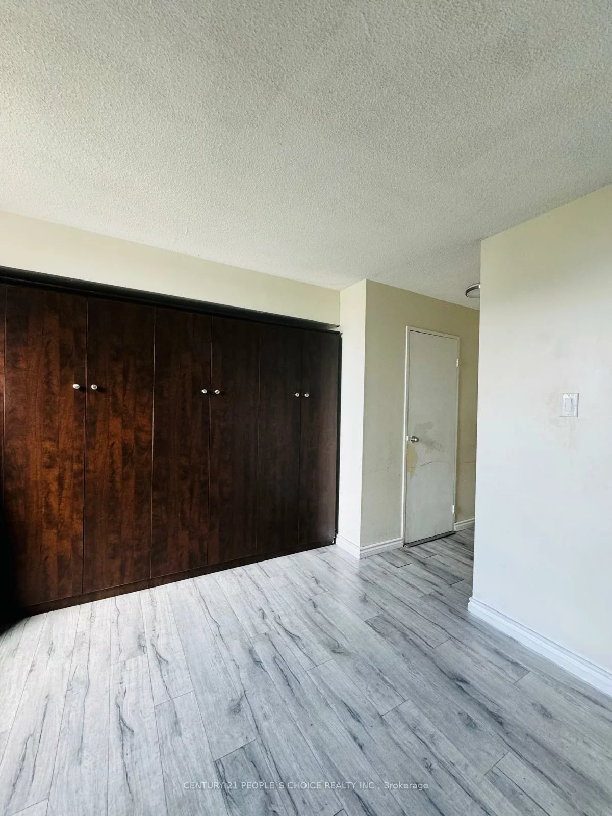 21, Knightsbridge, Queen Street Corridor, Brampton