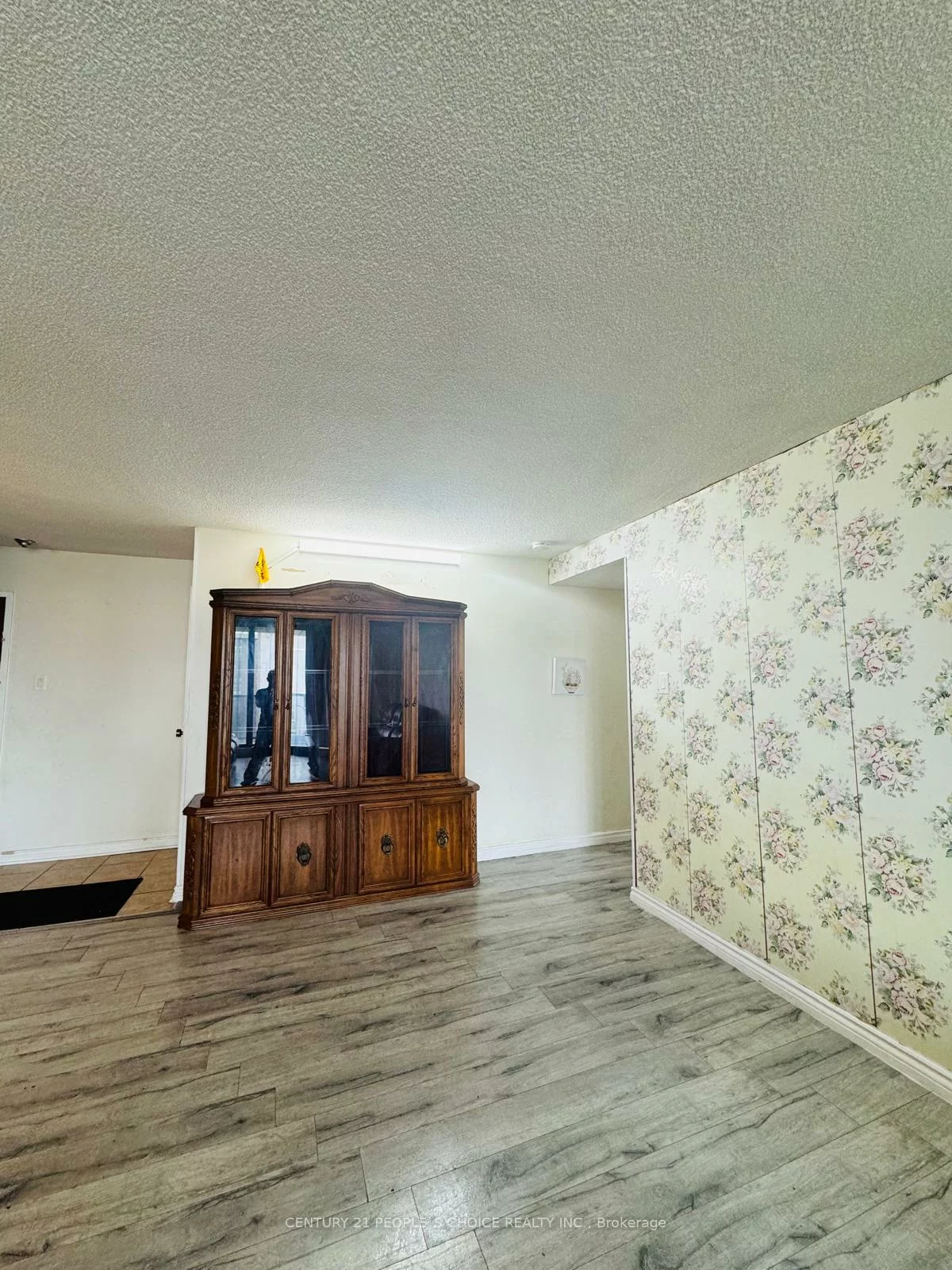21, Knightsbridge, Queen Street Corridor, Brampton