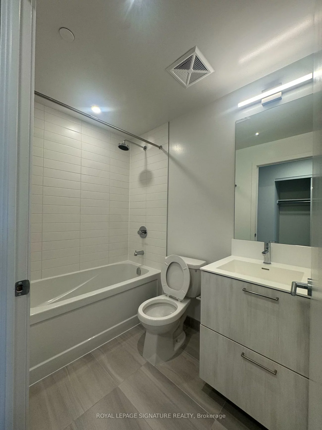 40, Lagerfeld, Northwest Brampton, Brampton