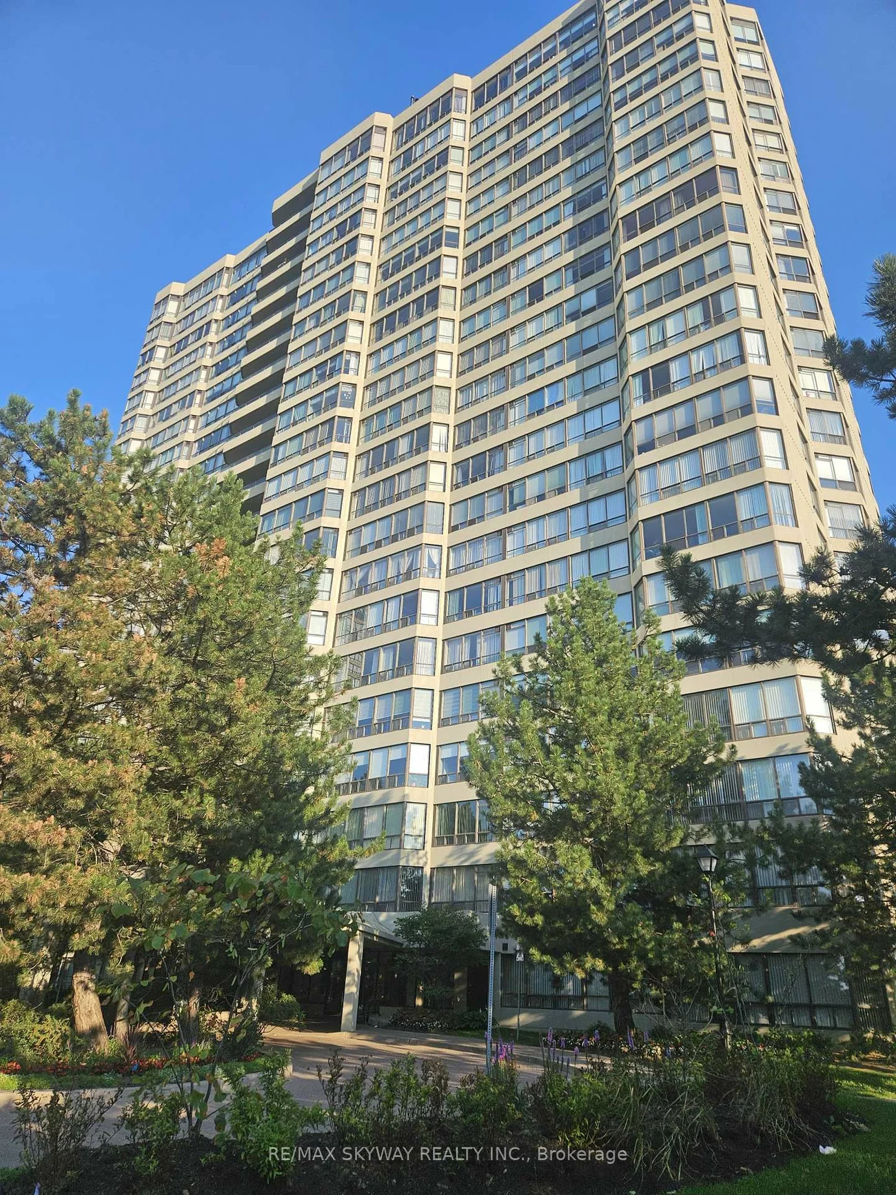 24, Hanover, Queen Street Corridor, Brampton