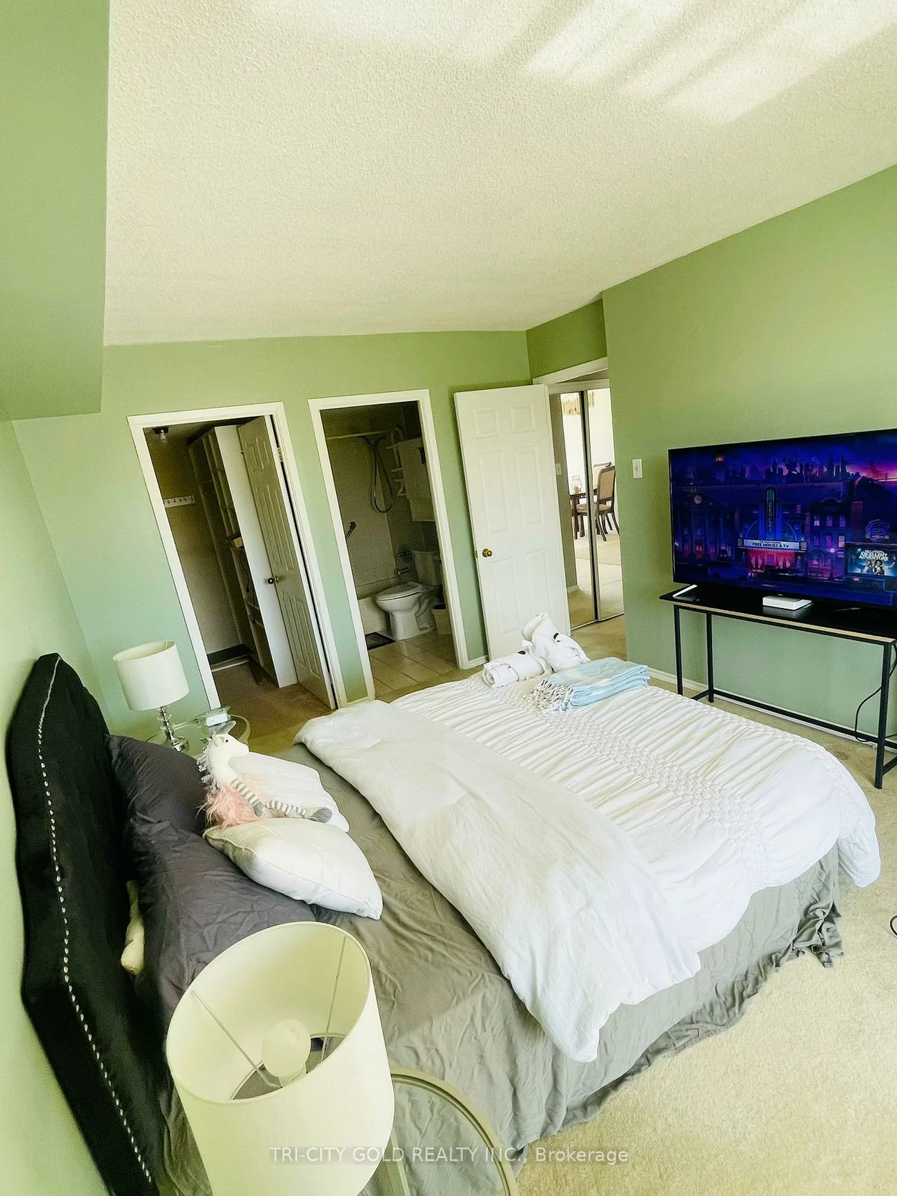 320, Mill, Brampton South, Brampton