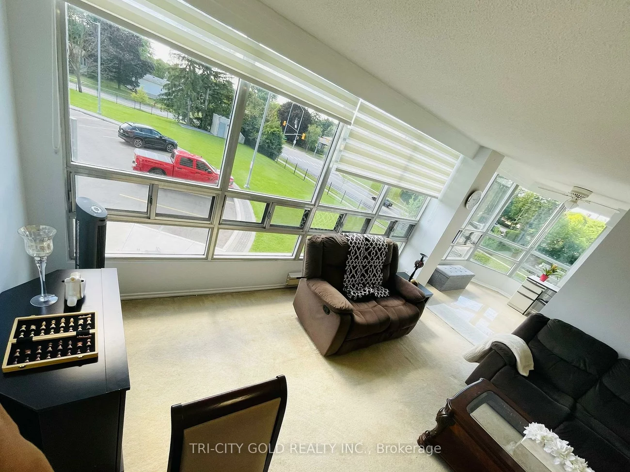 320, Mill, Brampton South, Brampton