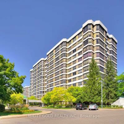 320, Mill, Brampton South, Brampton