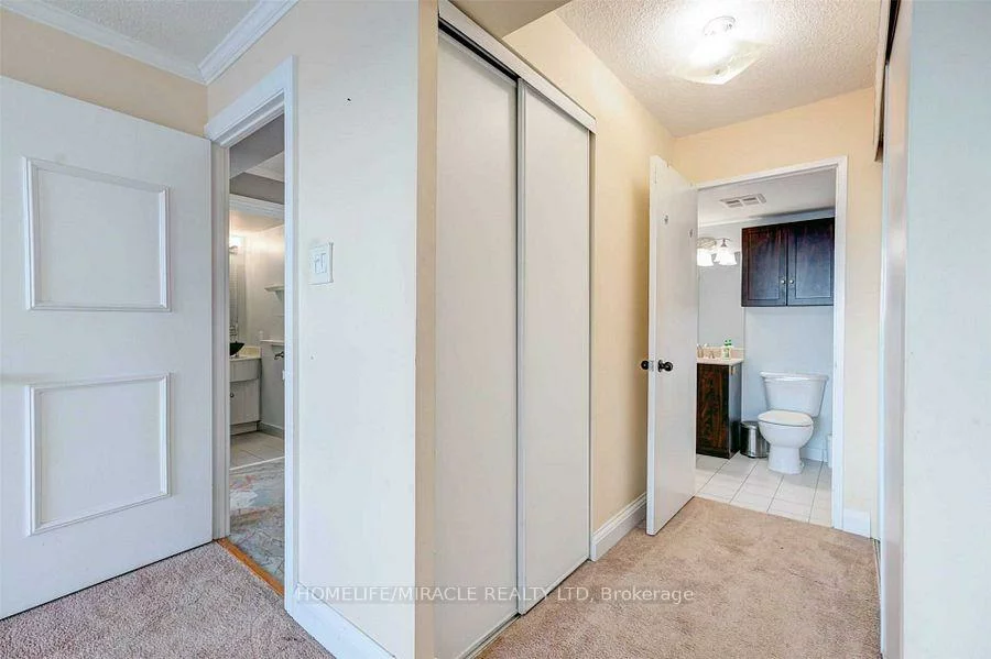 12, Laurelcrest, Queen Street Corridor, Brampton
