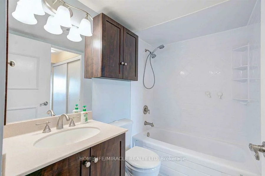 12, Laurelcrest, Queen Street Corridor, Brampton
