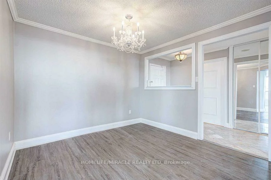 12, Laurelcrest, Queen Street Corridor, Brampton