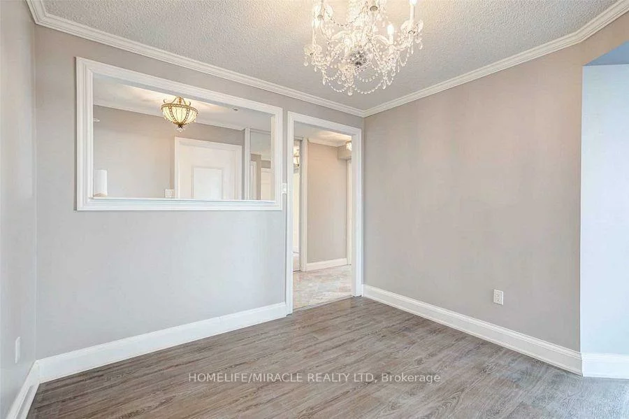 12, Laurelcrest, Queen Street Corridor, Brampton