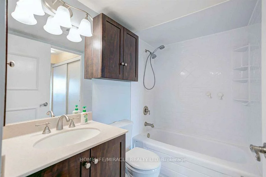 12, Laurelcrest, Queen Street Corridor, Brampton