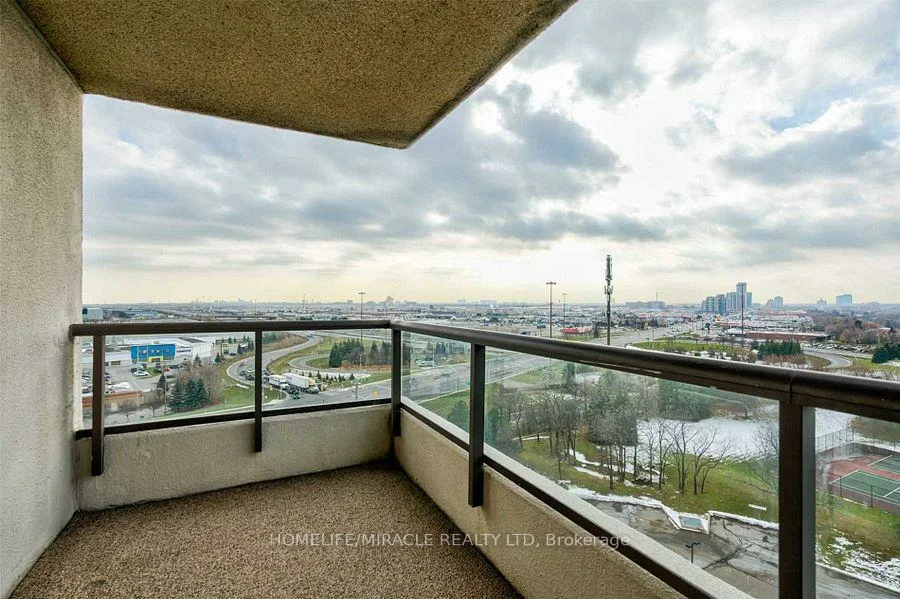 12, Laurelcrest, Queen Street Corridor, Brampton