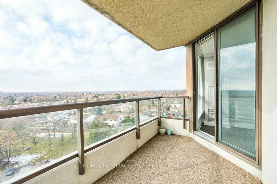 12, Laurelcrest, Queen Street Corridor, Brampton