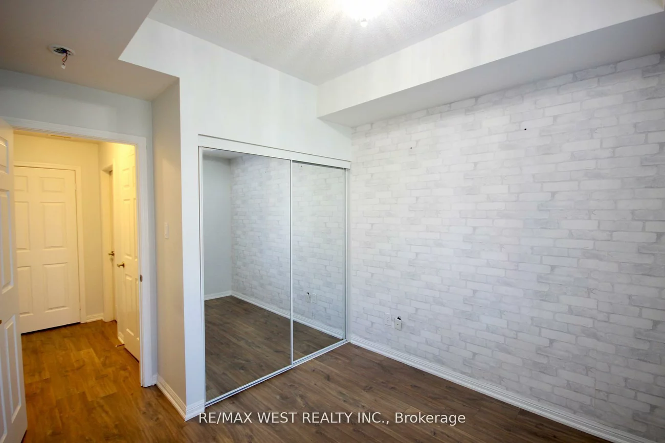250, Sunny Meadow, Sandringham-Wellington, Brampton