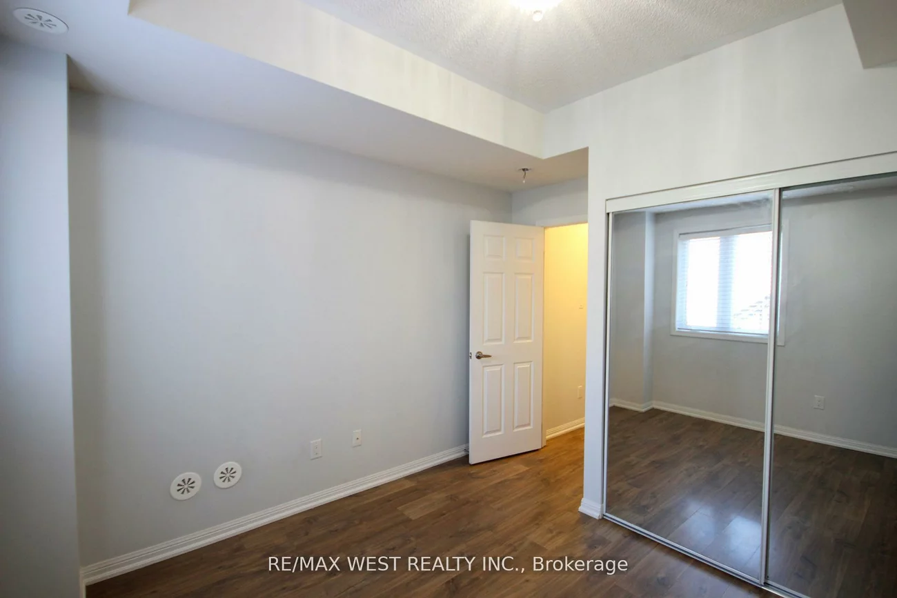 250, Sunny Meadow, Sandringham-Wellington, Brampton