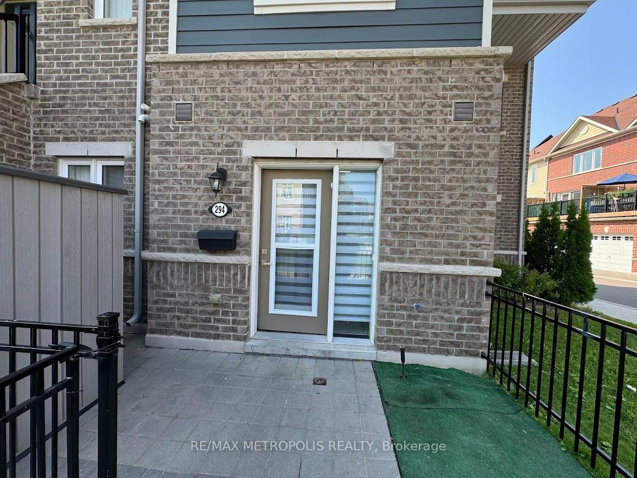 250, Sunny Meadow, Sandringham-Wellington, Brampton