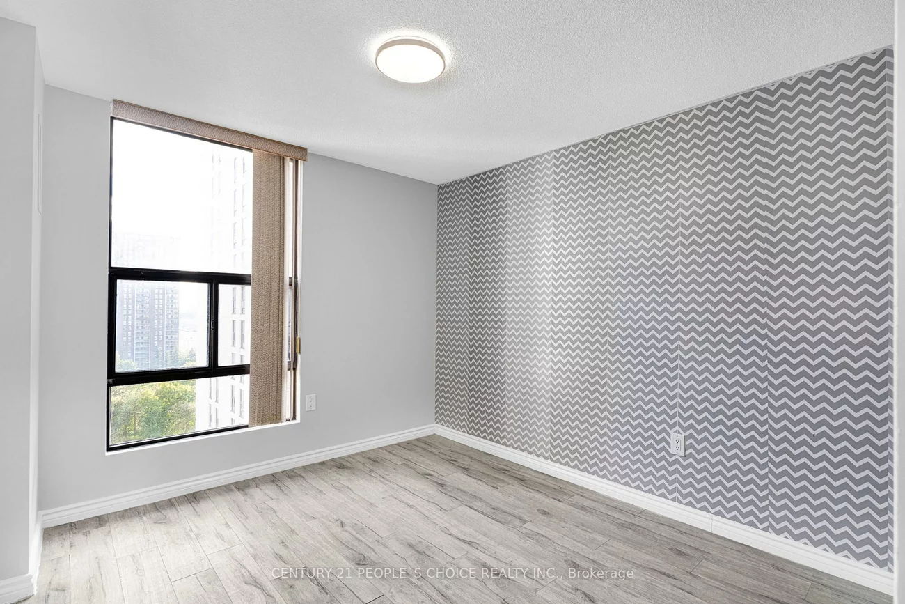 21, Knightsbridge, Queen Street Corridor, Brampton