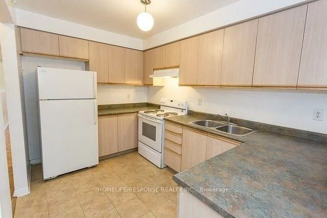 120, Railroad, Downtown Brampton, Brampton