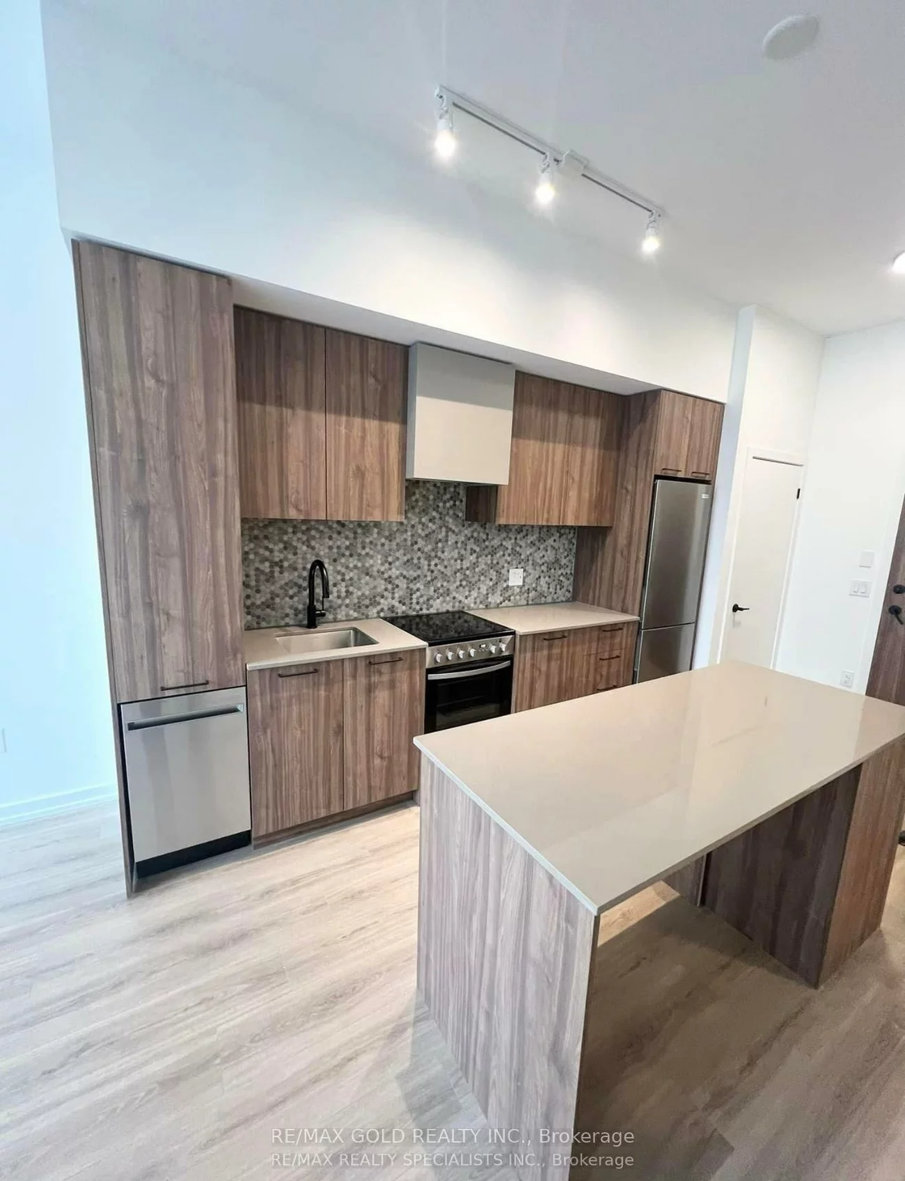 10, Lagerfeld, Northwest Brampton, Brampton