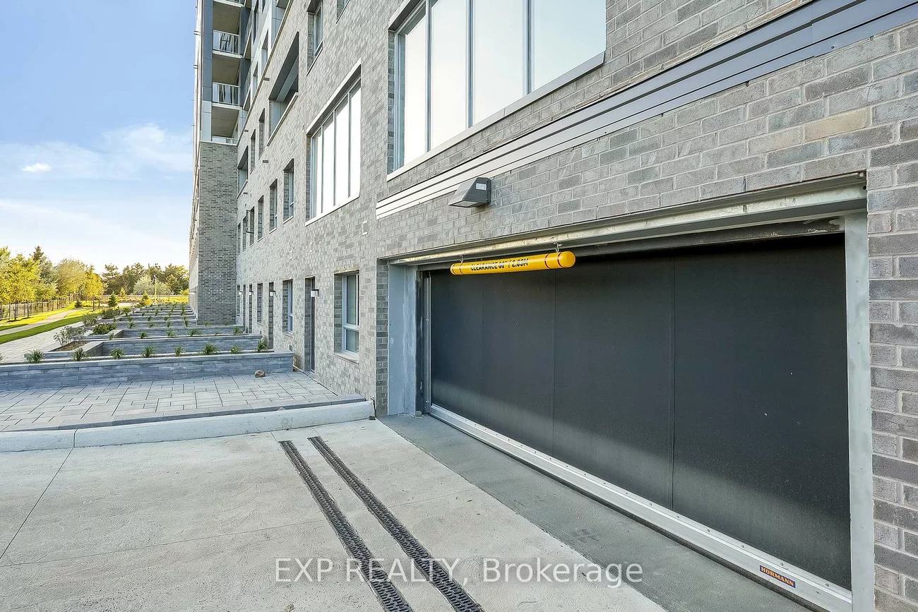 100, Manett, Brampton West, Brampton