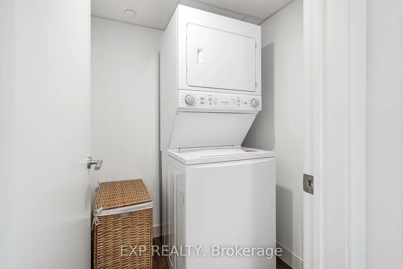 100, Manett, Brampton West, Brampton