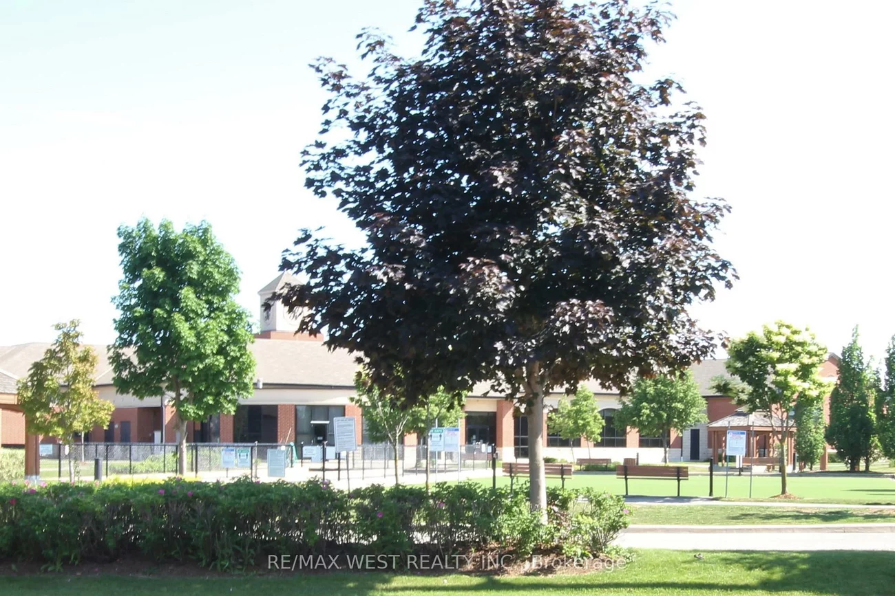 65, Via Rosedale, Sandringham-Wellington, Brampton