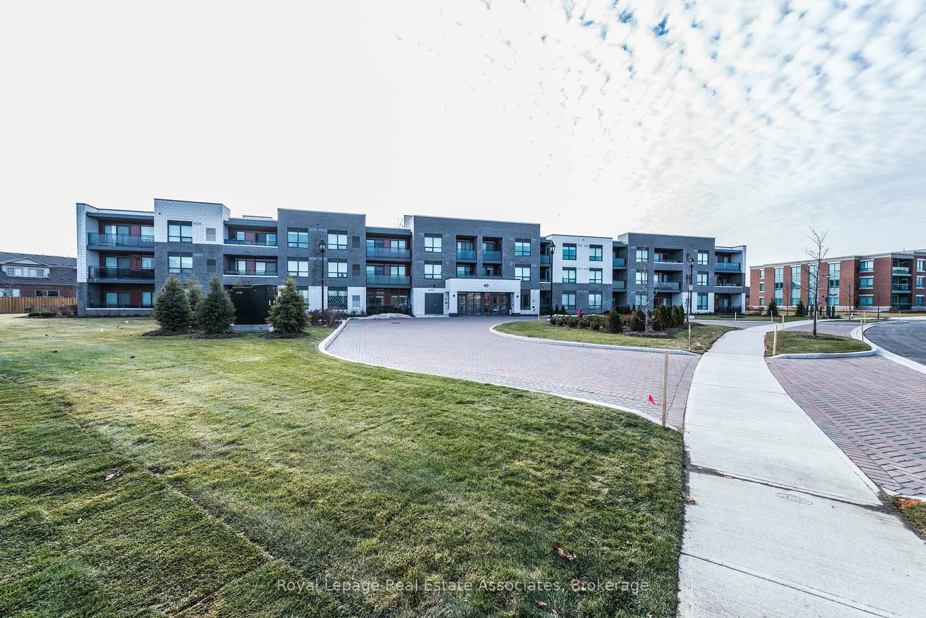 40, Via Rosedale, Sandringham-Wellington, Brampton