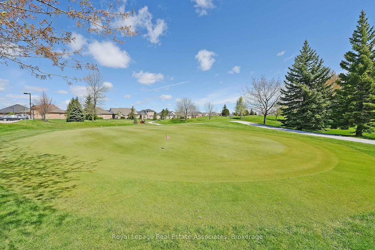 40, Via Rosedale, Sandringham-Wellington, Brampton