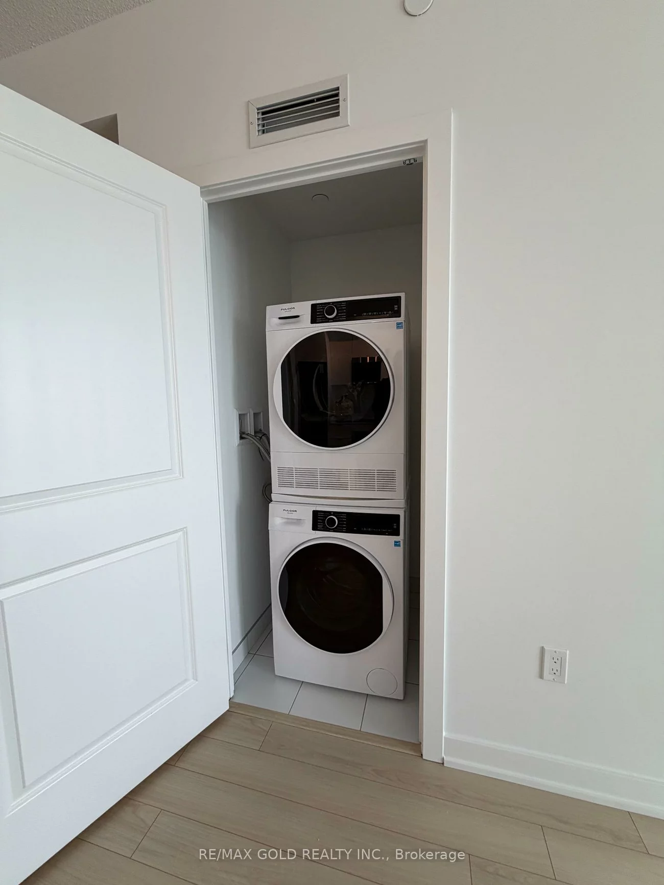 15, Skyridge, Bram East, Brampton