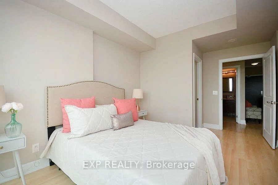 100, John, Downtown Brampton, Brampton