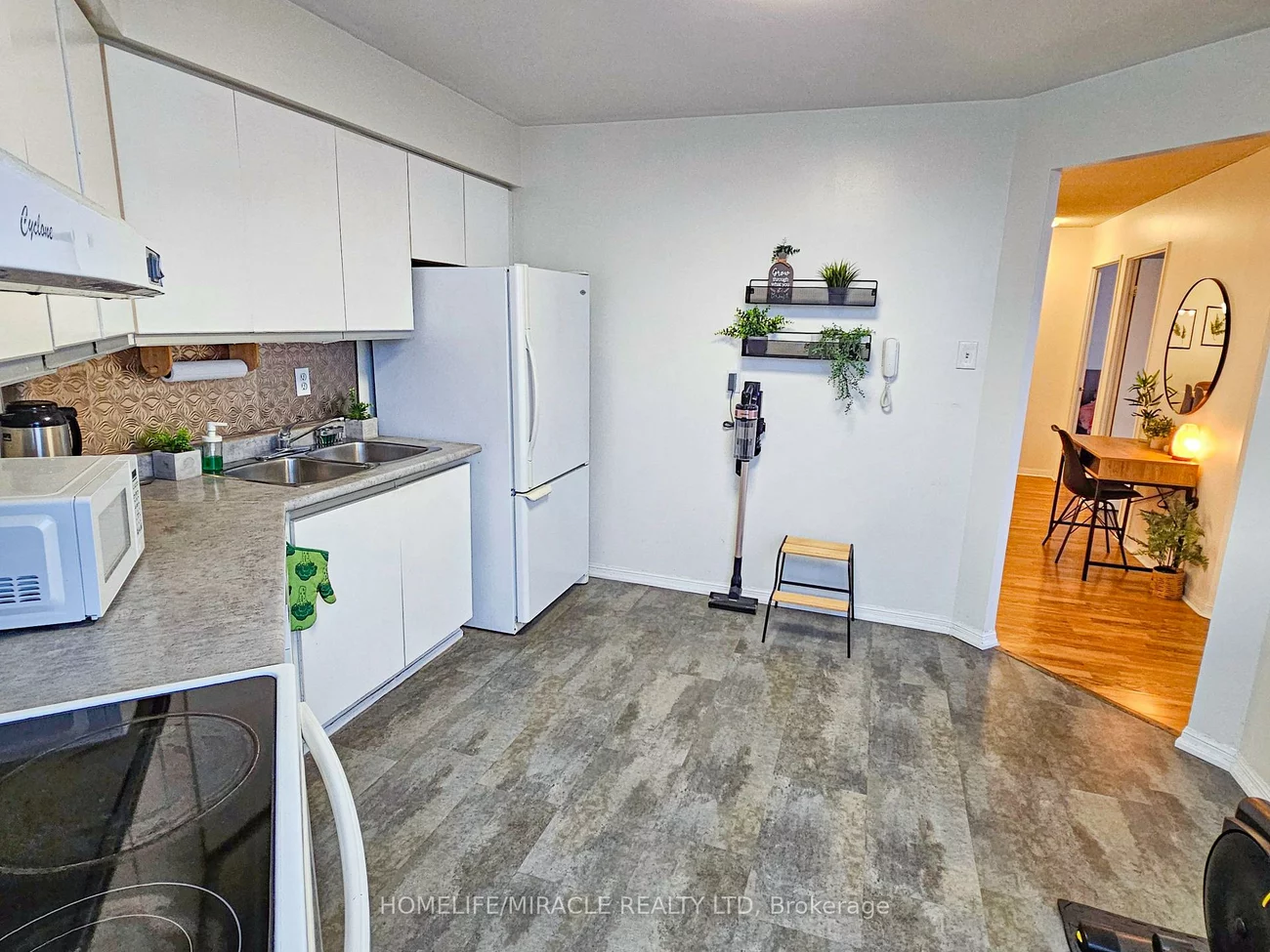 12, Laurelcrest, Queen Street Corridor, Brampton