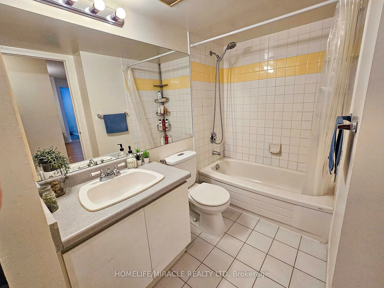 12, Laurelcrest, Queen Street Corridor, Brampton