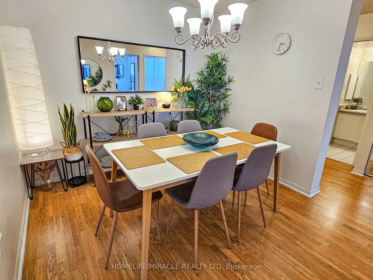 12, Laurelcrest, Queen Street Corridor, Brampton