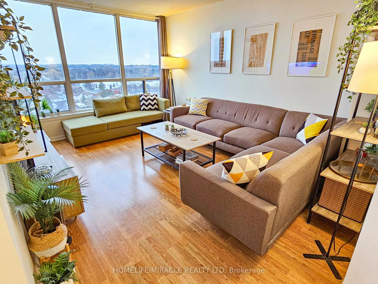 12, Laurelcrest, Queen Street Corridor, Brampton