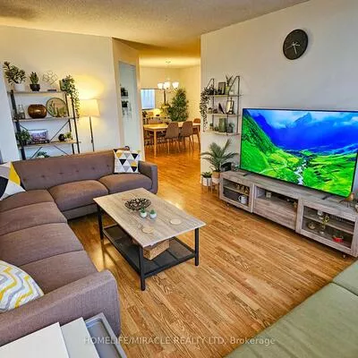 12, Laurelcrest, Queen Street Corridor, Brampton