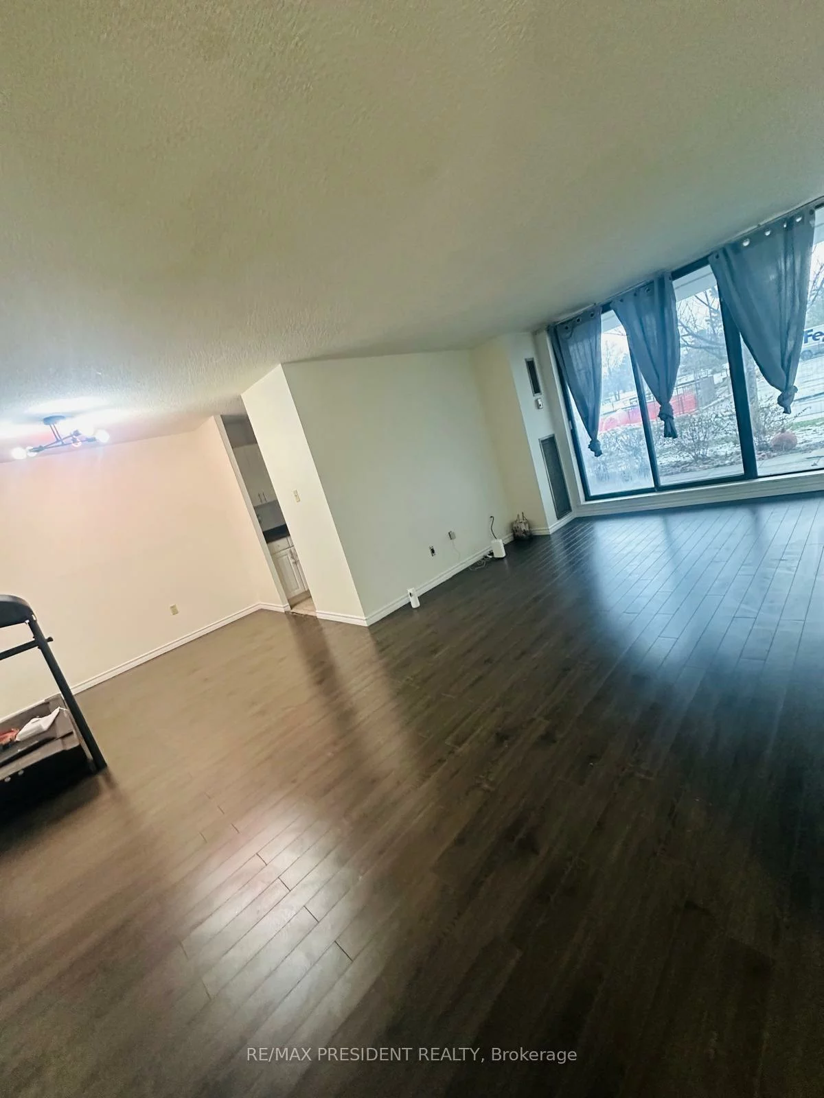 17, Knightsbridge, Queen Street Corridor, Brampton