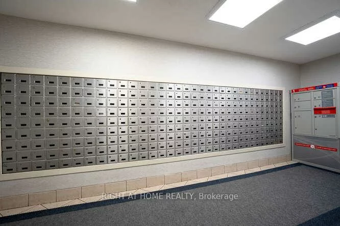 18, Knightsbridge, Queen Street Corridor, Brampton