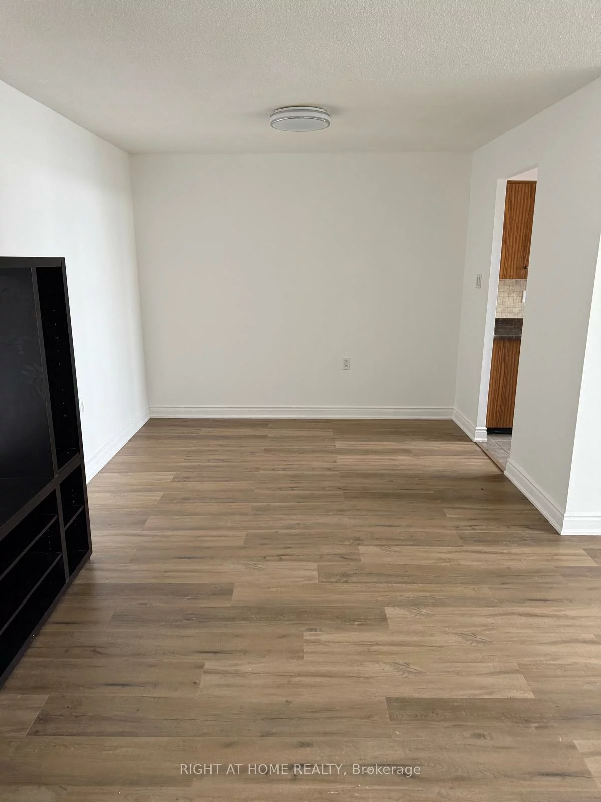 18, Knightsbridge, Queen Street Corridor, Brampton