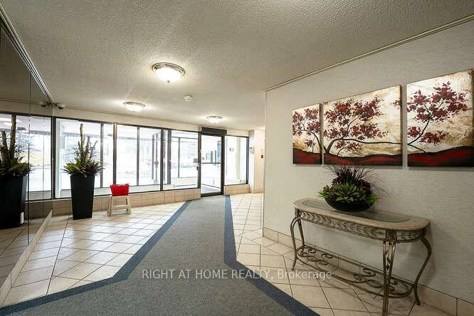 18, Knightsbridge, Queen Street Corridor, Brampton