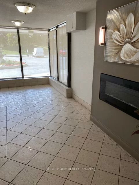 18, Knightsbridge, Queen Street Corridor, Brampton