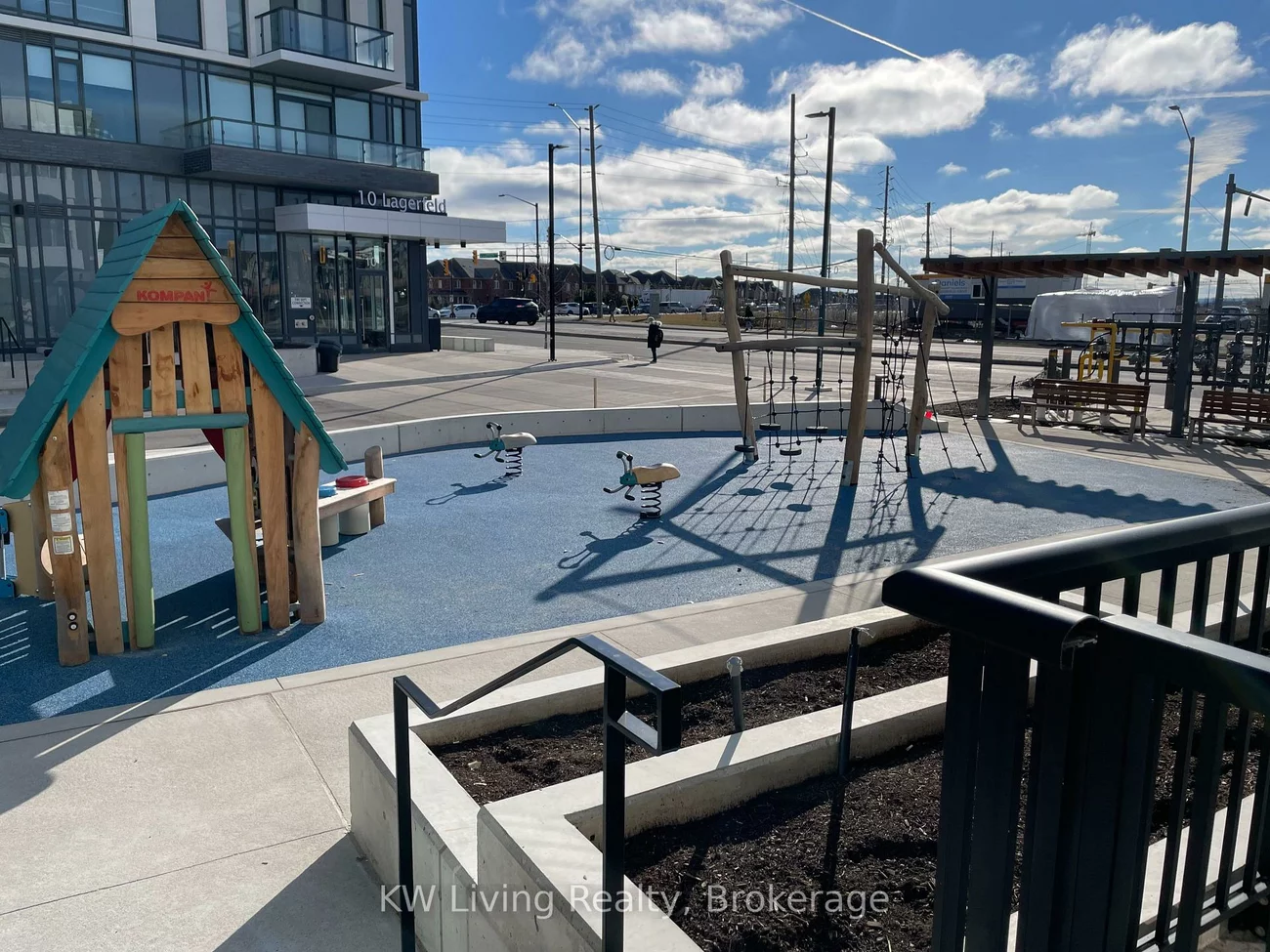 20, Lagerfeld, Northwest Brampton, Brampton