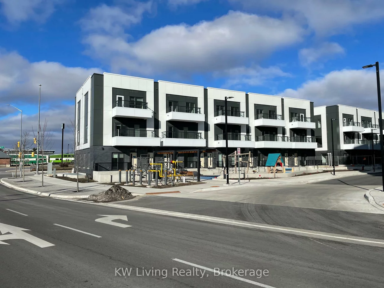 20, Lagerfeld, Northwest Brampton, Brampton