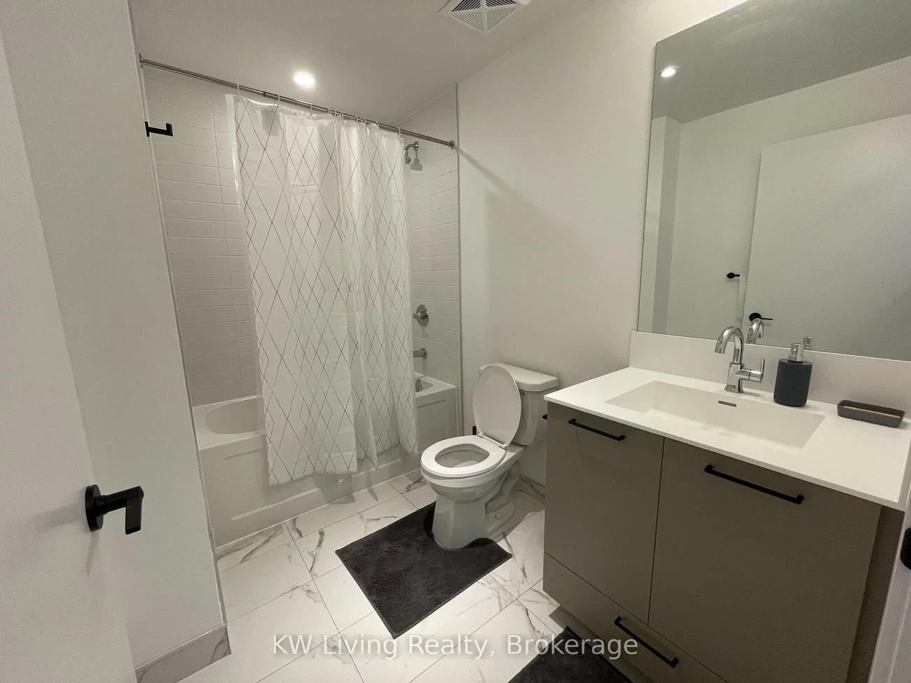 20, Lagerfeld, Northwest Brampton, Brampton