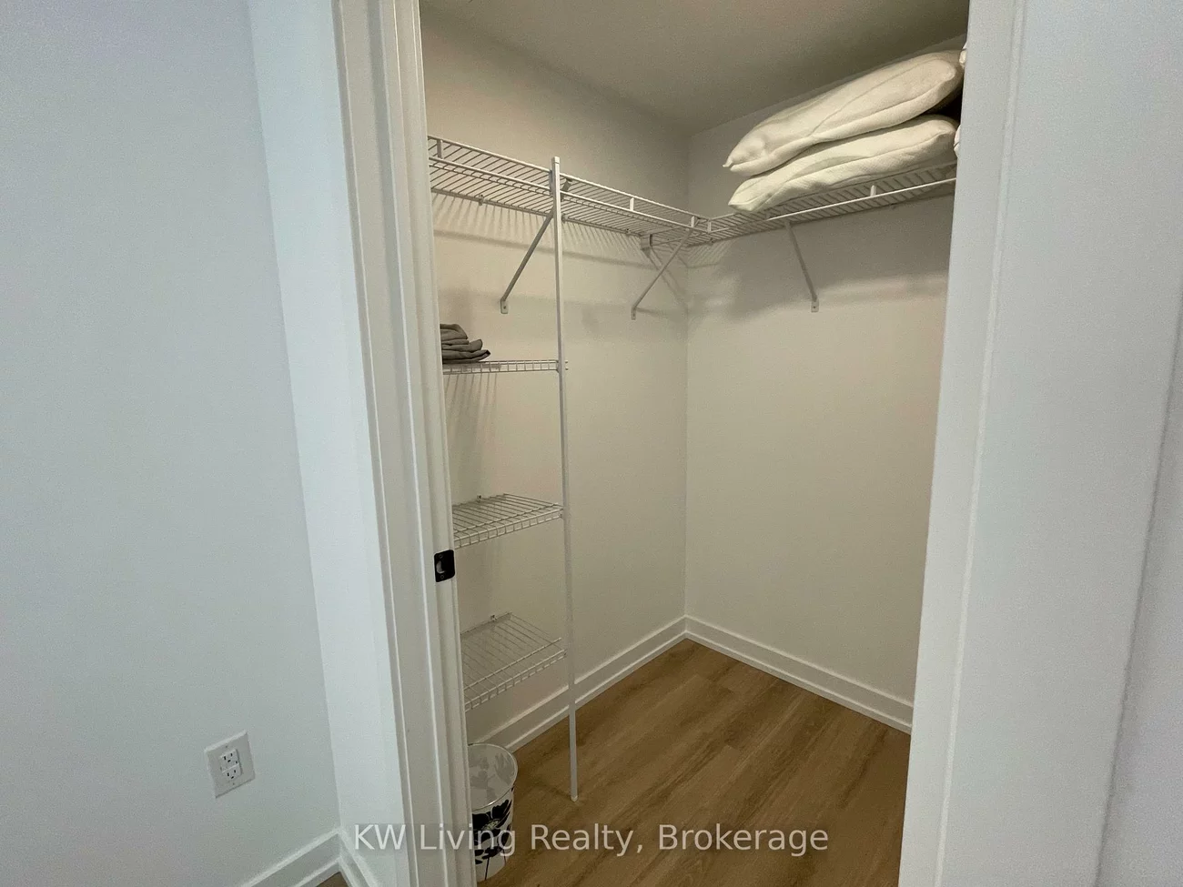 20, Lagerfeld, Northwest Brampton, Brampton