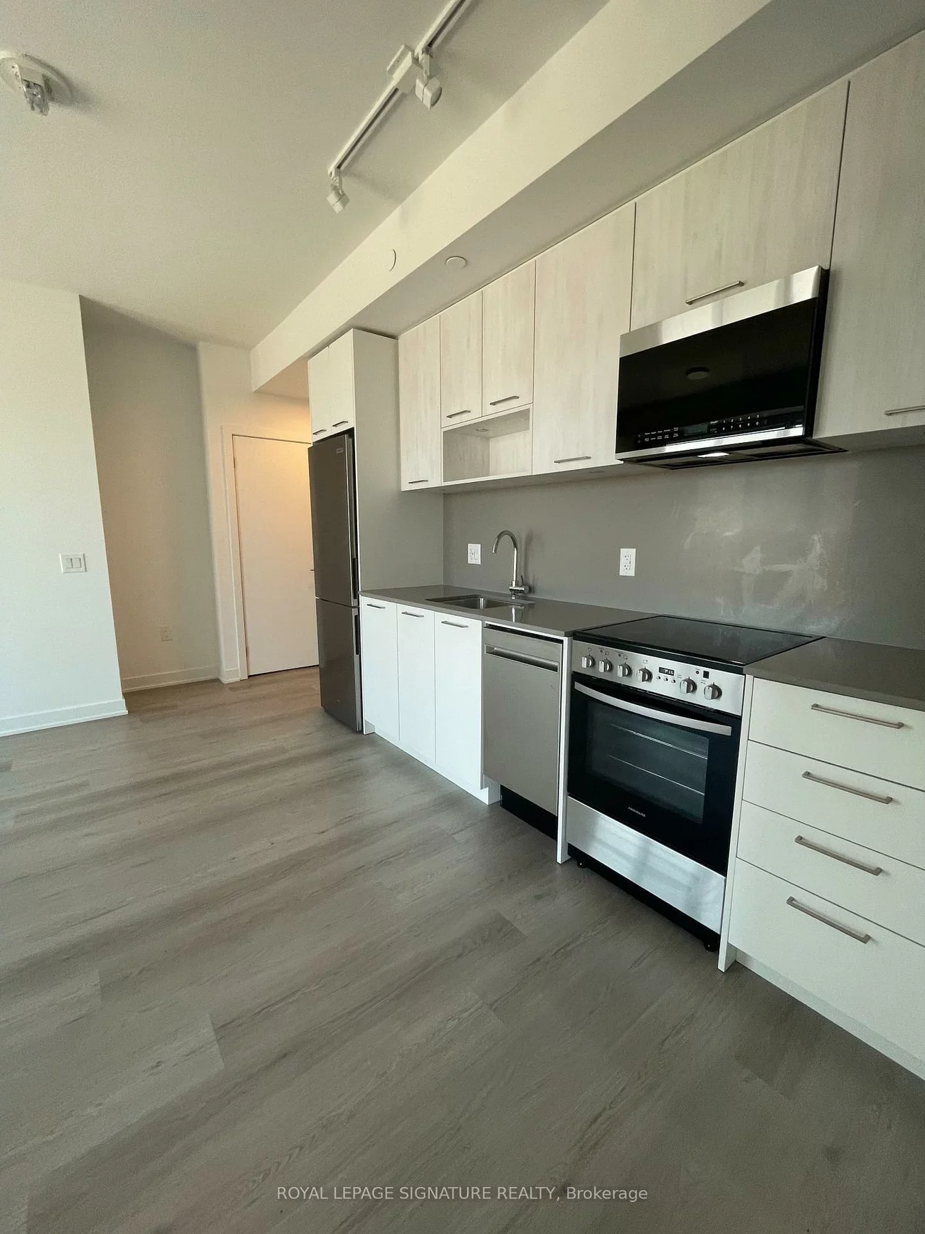 40, Lagerfeld, Northwest Brampton, Brampton