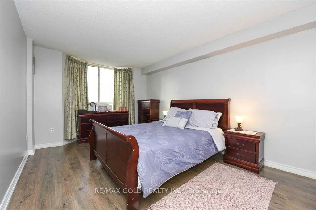 5, Lisa, Queen Street Corridor, Brampton