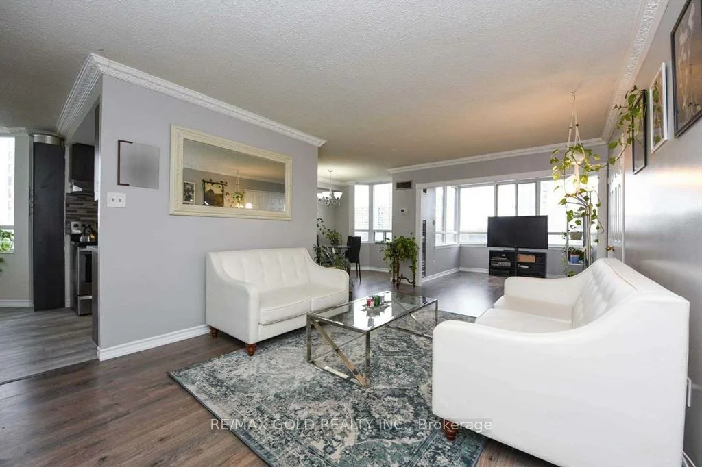 5, Lisa, Queen Street Corridor, Brampton