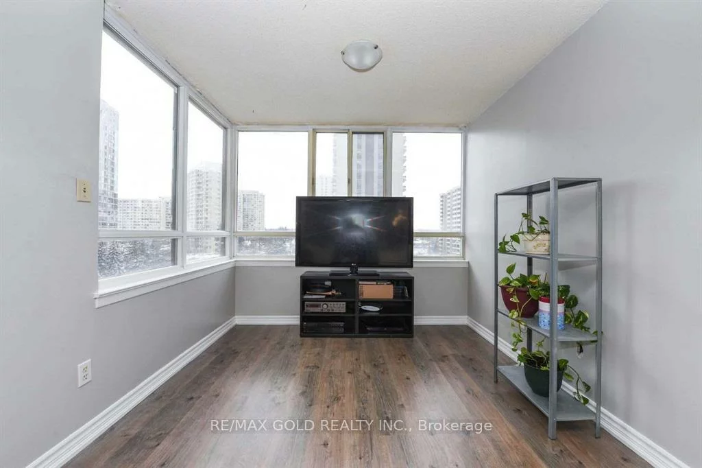 5, Lisa, Queen Street Corridor, Brampton