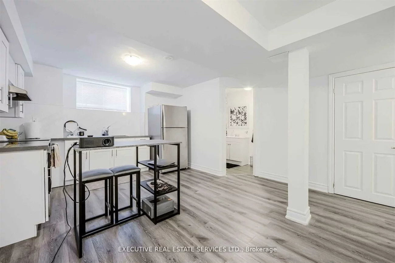 (Basement) 50, Edinburgh, Bram West, Brampton