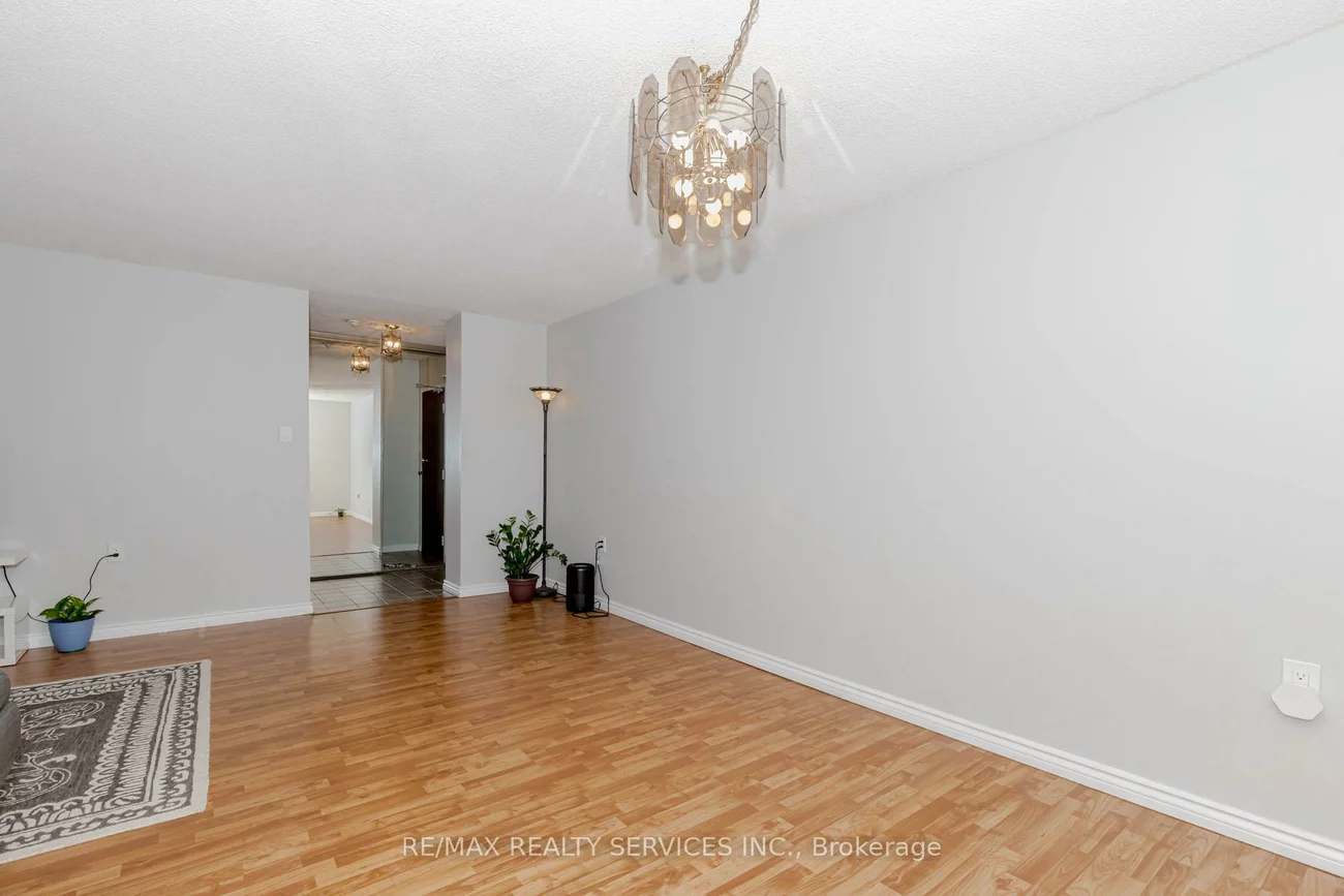 18, Knightsbridge, Queen Street Corridor, Brampton