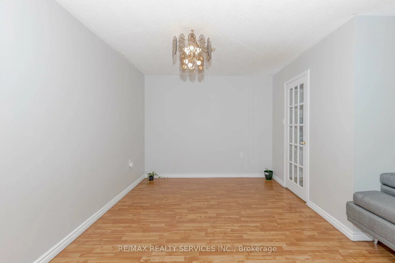 18, Knightsbridge, Queen Street Corridor, Brampton