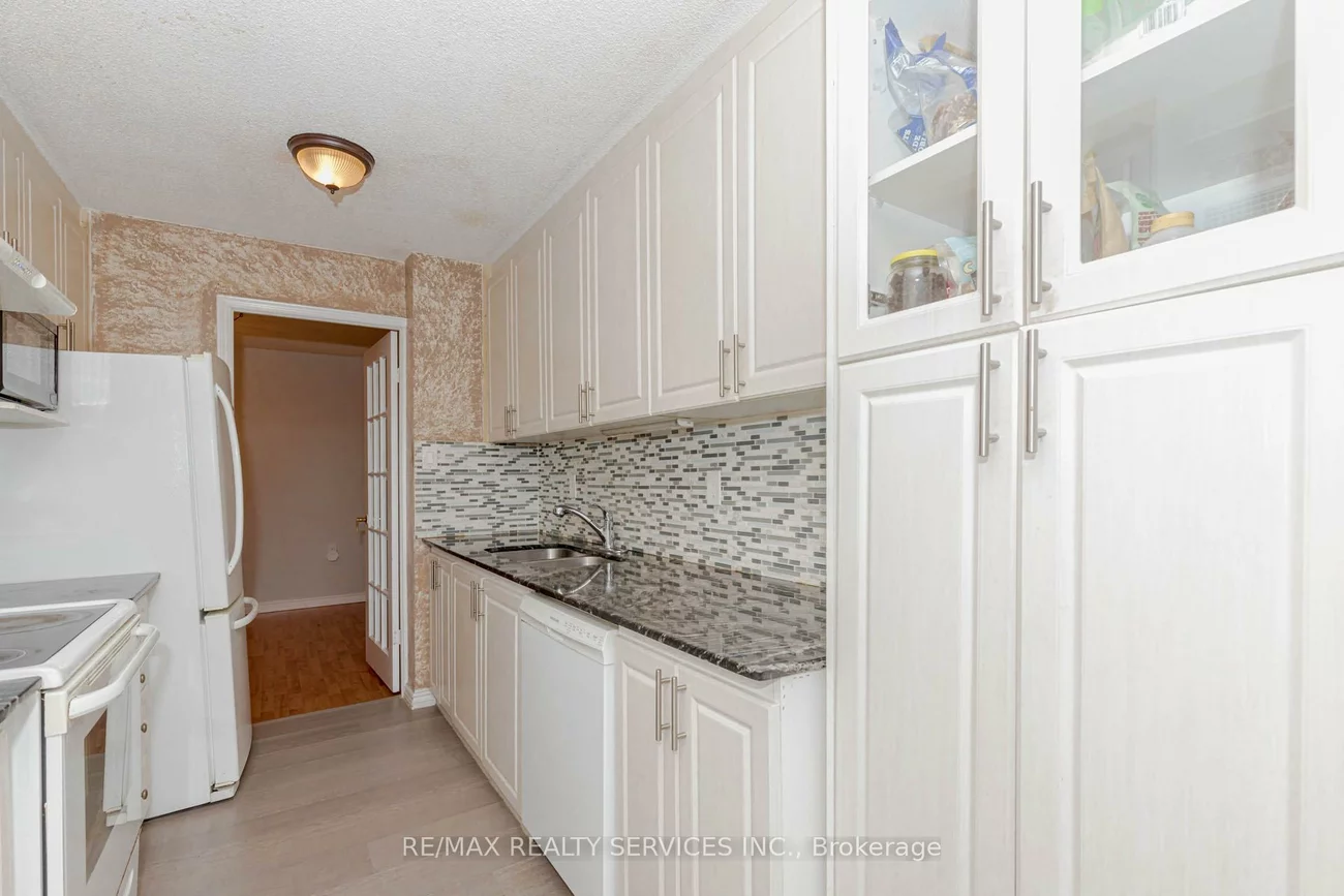 18, Knightsbridge, Queen Street Corridor, Brampton