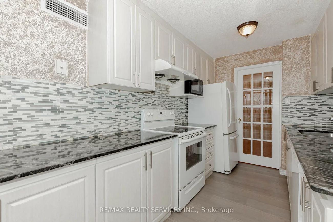 18, Knightsbridge, Queen Street Corridor, Brampton